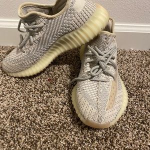 YEEZY BOOST 350 V2
"Light"